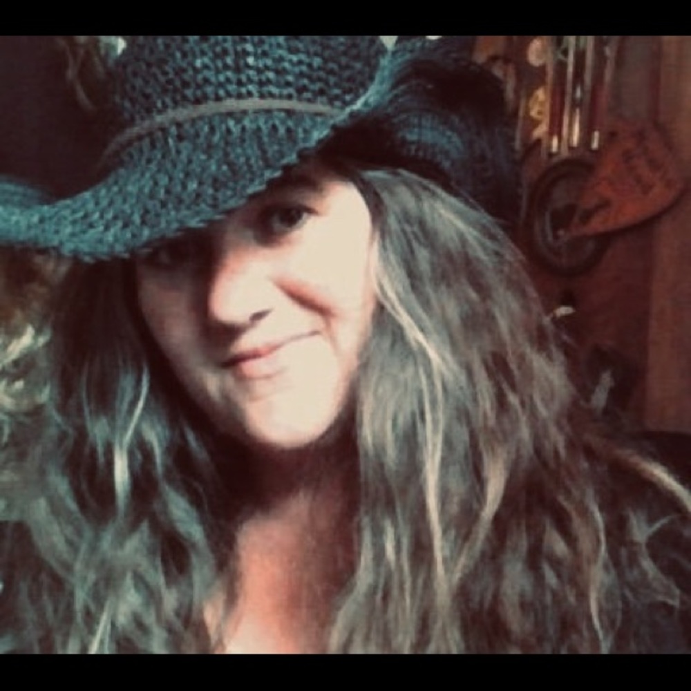 Meet your Posher, Julia